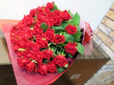 赤バラ赤バラ赤バラ　　の　花束　✿　一度は貰ってみたいものです？　✿｜「フローラルはなじん」　（愛知県名古屋市中村区の花キューピット加盟店 花屋）のブログ