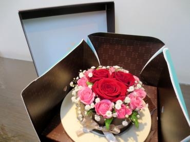 フラワーケーキ　✿ 食べられない可愛いケーキ ✿｜「フローラルはなじん」　（愛知県名古屋市中村区の花キューピット加盟店 花屋）のブログ