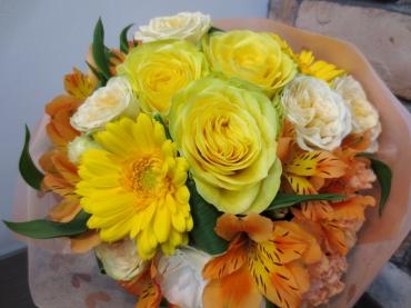素敵なバラ入荷されています♪　✿ ミニブーケのオススメ！ ✿｜「フローラルはなじん」　（愛知県名古屋市中村区の花キューピット加盟店 花屋）のブログ