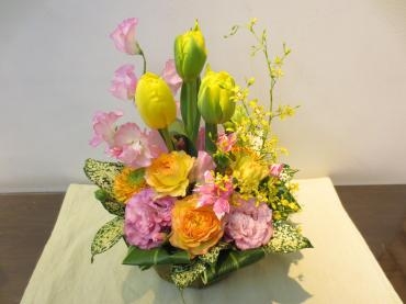 チューリップの花束・アレンジ　✿ 各色ご用意ございます♪ ✿｜「フローラルはなじん」　（愛知県名古屋市中村区の花キューピット加盟店 花屋）のブログ